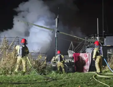Brand in vaartuig veroorzaakt flinke rookontwikkeling