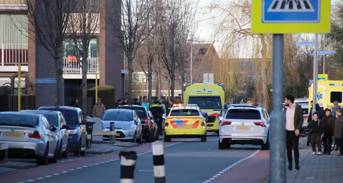 Medische noodsituatie leidt tot inzet van meerdere helikopters - Foto 3