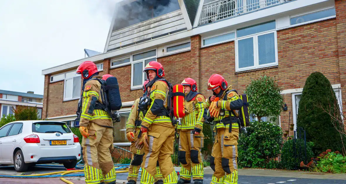 Woningbrand leidt tot grote inzet van brandweer en ambulance - Foto 4