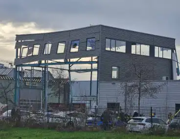 Bedrijfspand deels ingestort