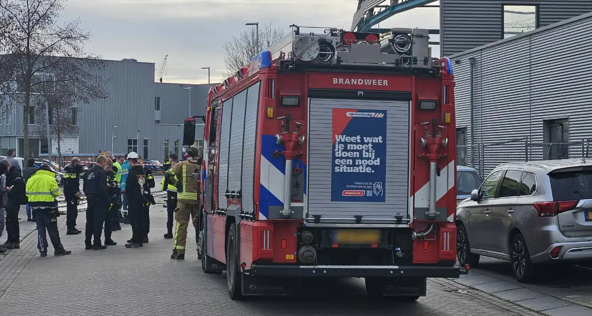 Bedrijfspand deels ingestort - Foto 2