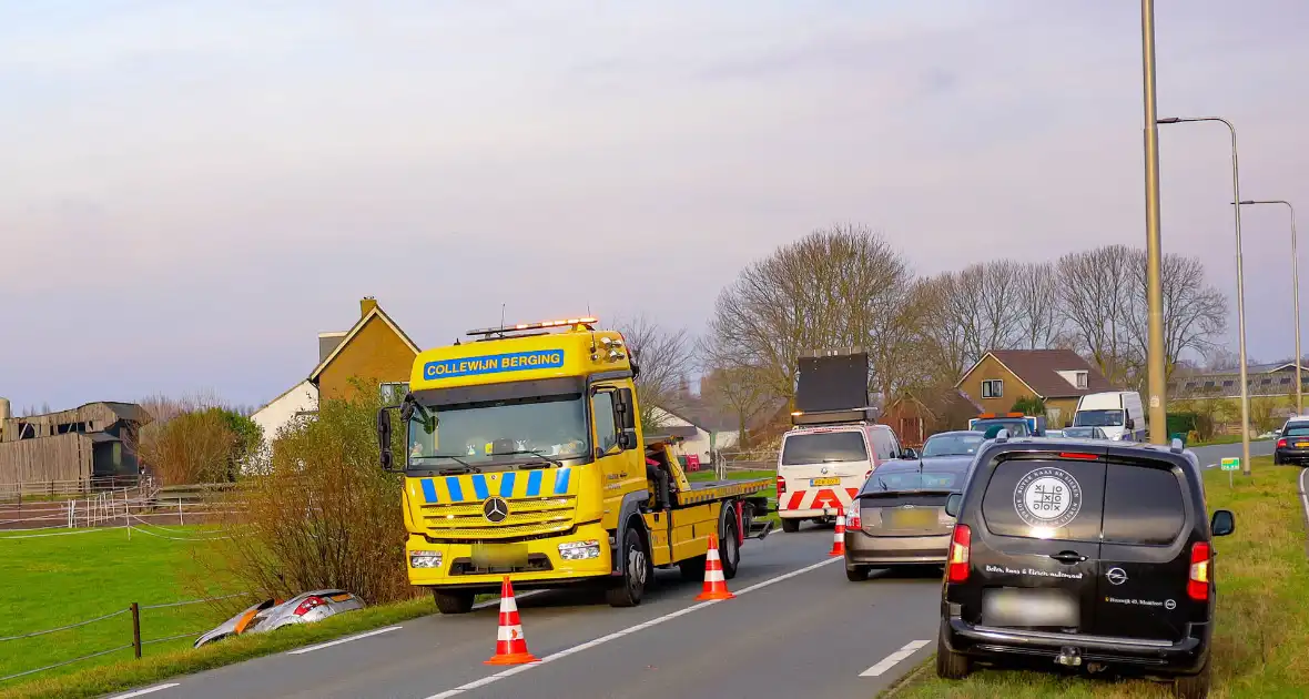 Auto te water in ongeval - Foto 1