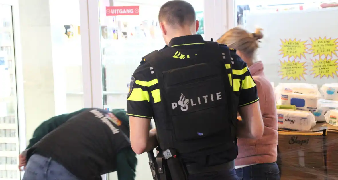 Overval op supermarkt en slagerij leidt tot grote politieactie - Foto 2