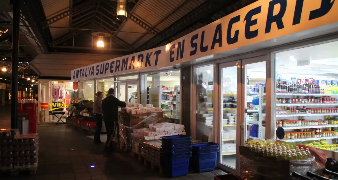 Overval op supermarkt en slagerij leidt tot grote politieactie - Foto 3