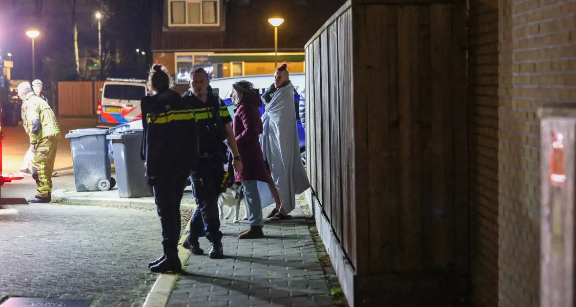 Explosie leidt tot woningbrand en ontruiming van twaalf woningen - Foto 10
