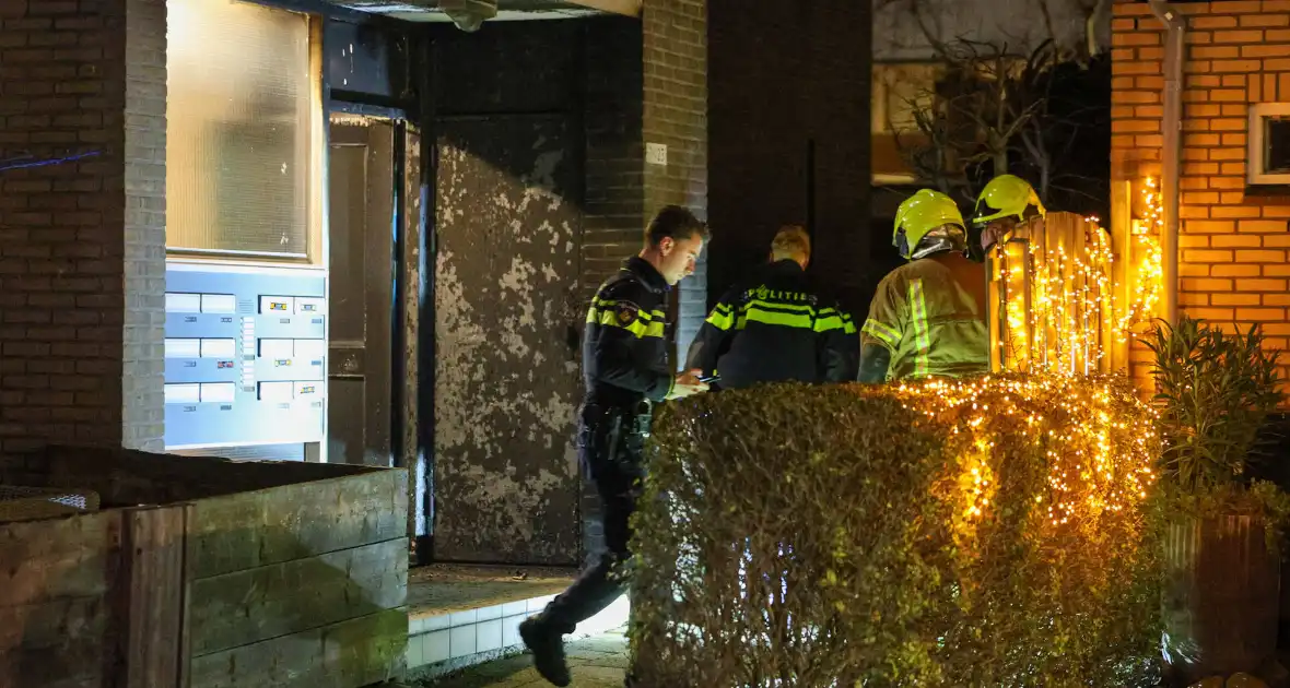 Explosie leidt tot woningbrand en ontruiming van twaalf woningen - Foto 3