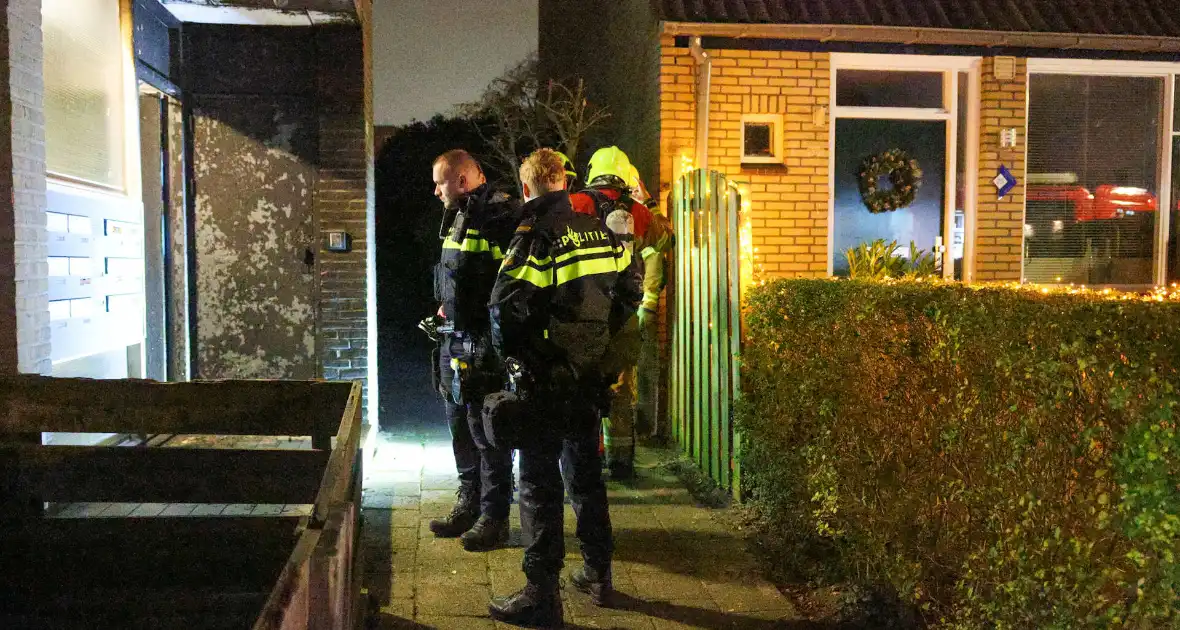 Explosie leidt tot woningbrand en ontruiming van twaalf woningen - Foto 6