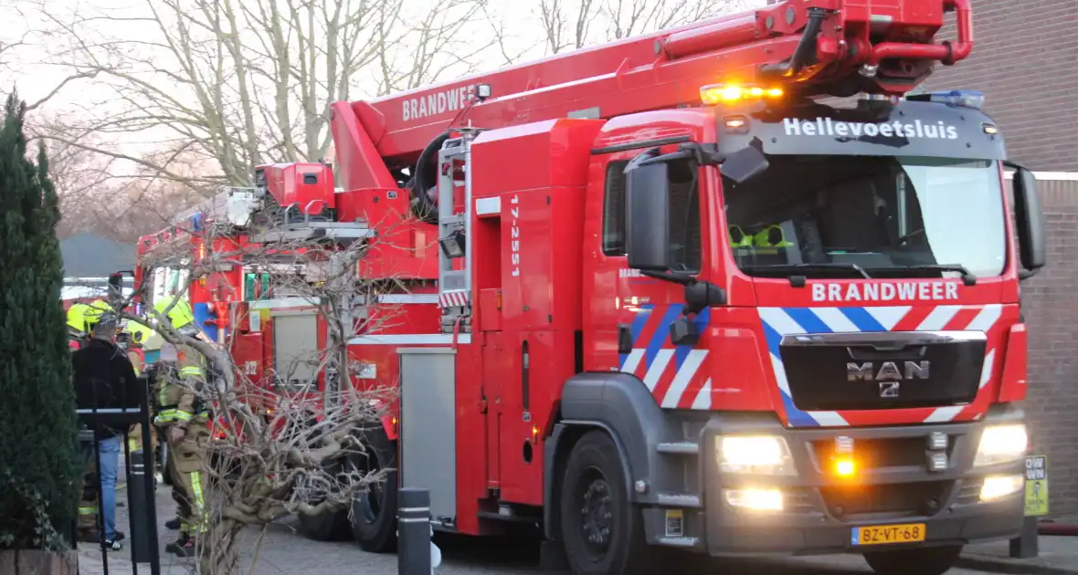 Brandweer schaalde op na melding woningbrand - Foto 2