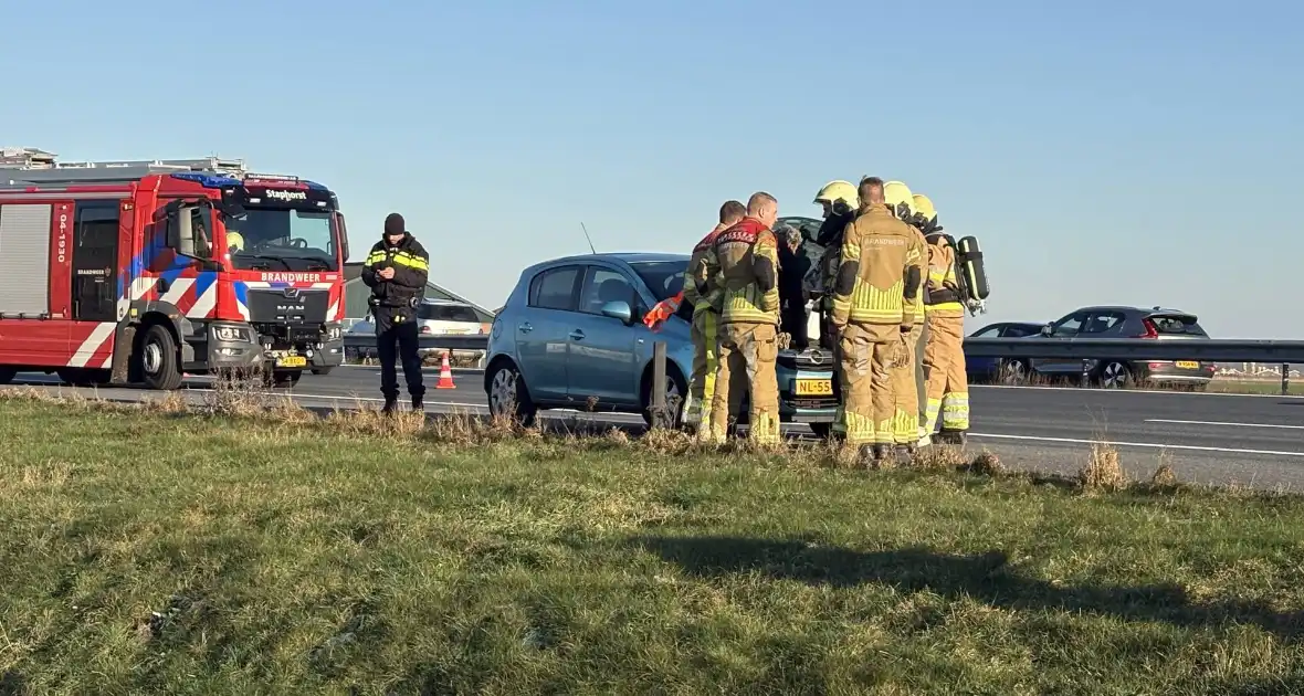 Autobrand leidt tot verkeershinder op A28 - Foto 2