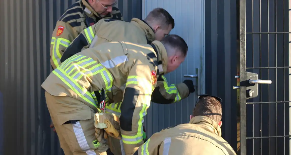 Brandweer sluit gesprongen waterleiding af - Foto 2