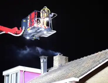 Schoorsteenbrand snel onder controle door brandweer