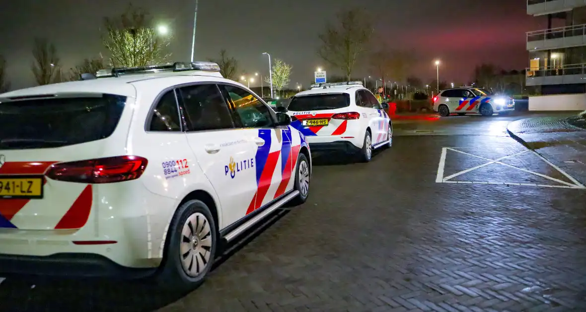 Explosie op galerij appartementencomplex na schietincident