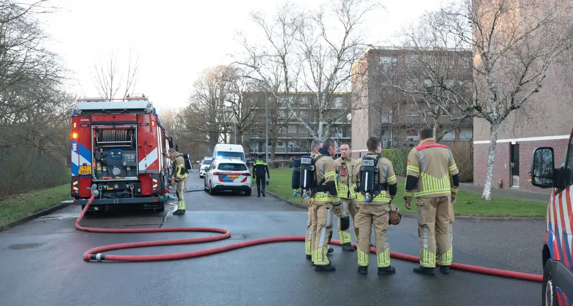 Brand in flatwoning leidt tot zwaargewonde