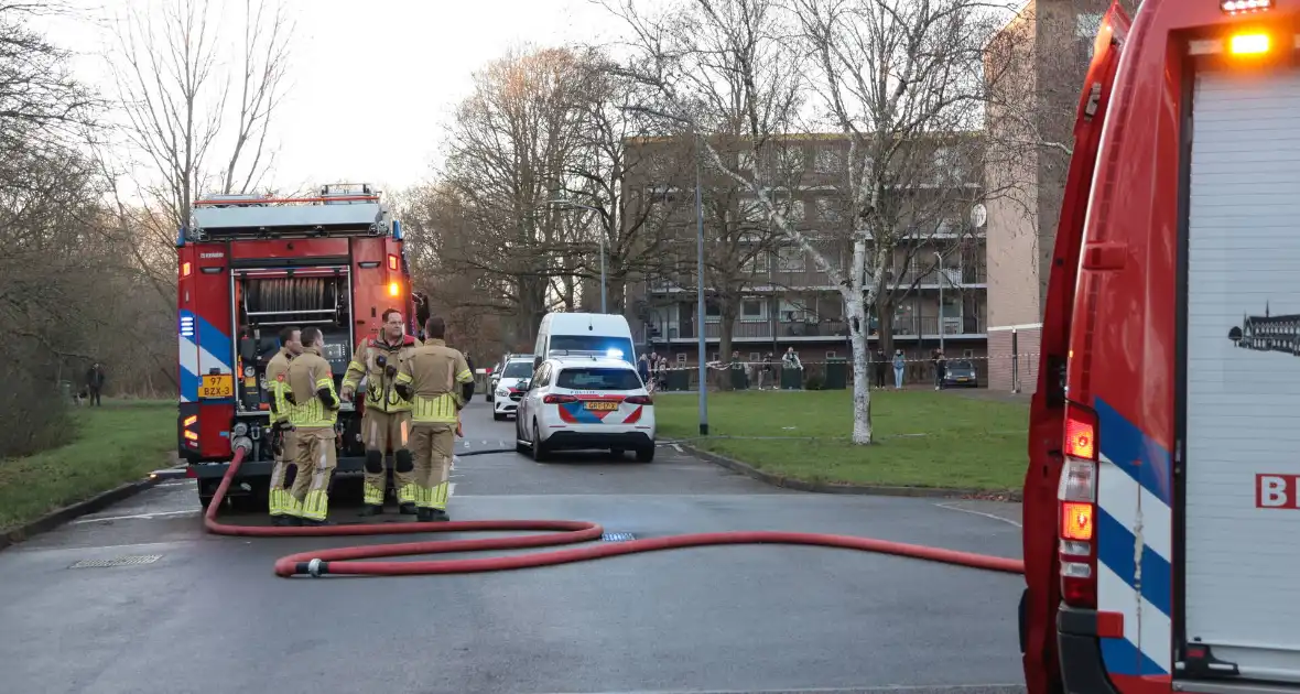 Brand in flatwoning leidt tot zwaargewonde - Foto 21