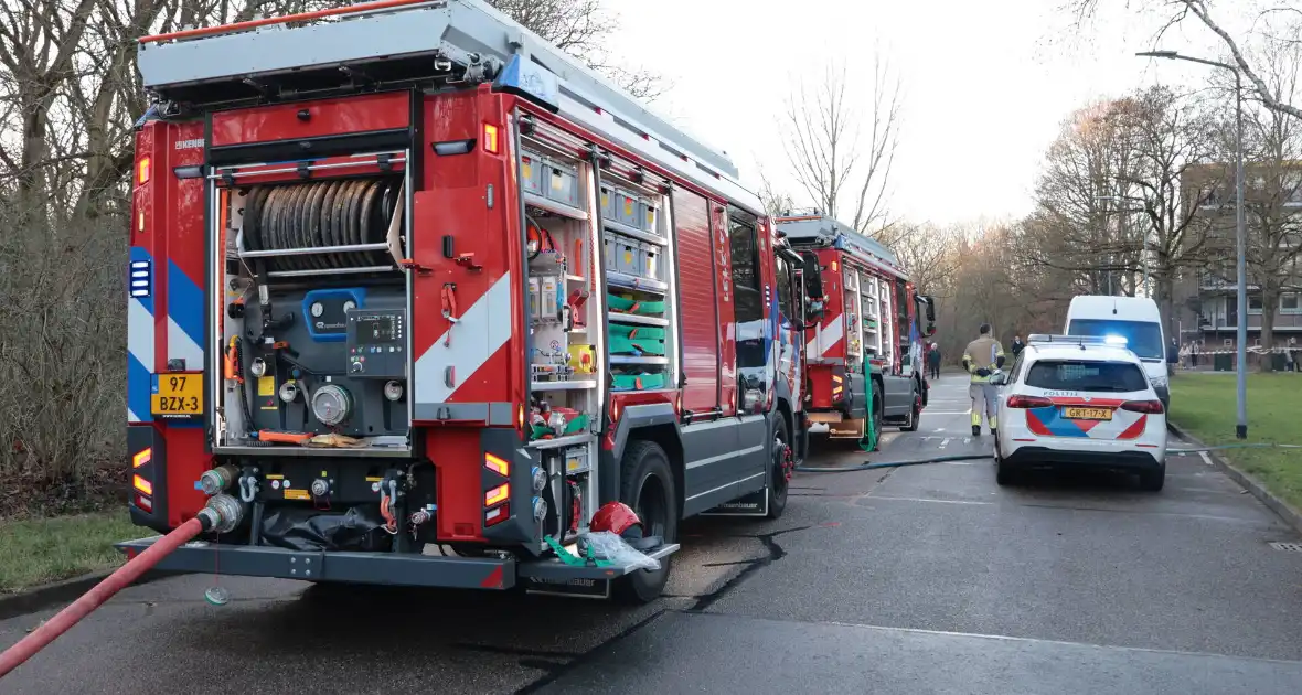 Brand in flatwoning leidt tot zwaargewonde - Foto 3