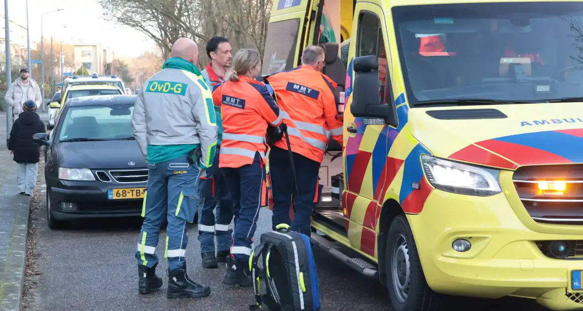 Brand in flatwoning leidt tot zwaargewonde - Foto 7