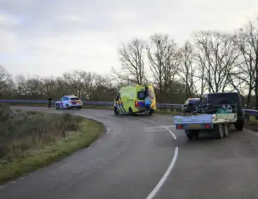 Frontale aanrijding veroorzaakt gewonde vrouw