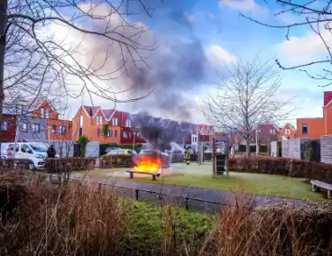 Speelhuisje in brand door vuurwerk