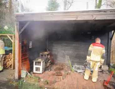 Konijnen in veiligheid na brand bij hok