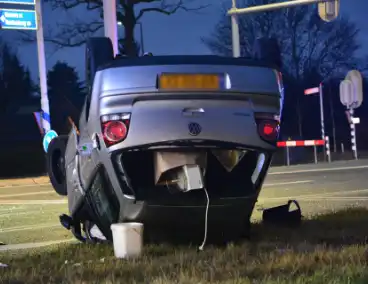 Auto op de kop na ongeval