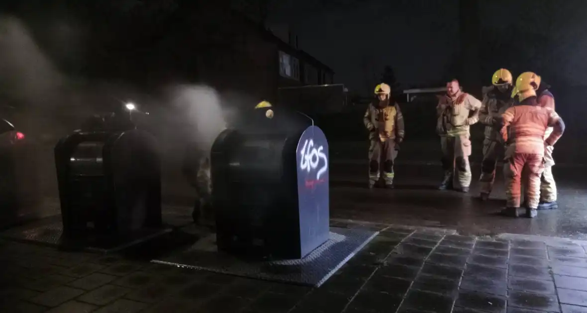 Brand in ondergrondse container snel geblust door brandweer - Foto 2