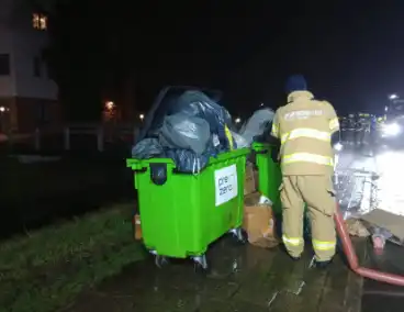 Containerbrand door grote hoeveelheid water geblust