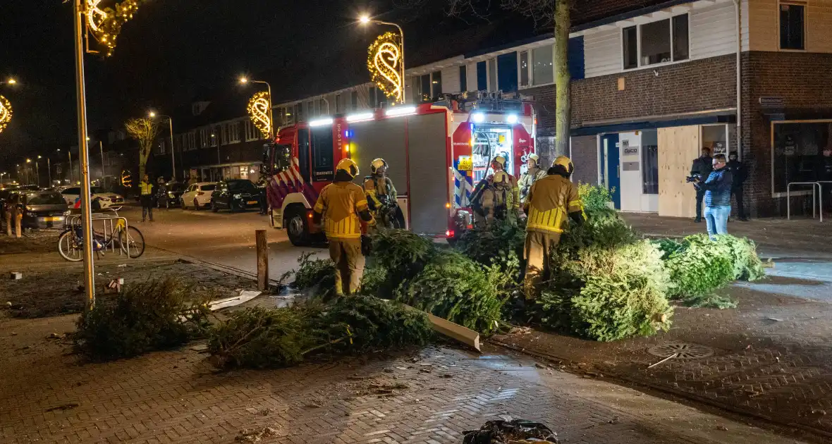 Buitenbrand en onrust rond nieuwjaarsviering - Foto 2