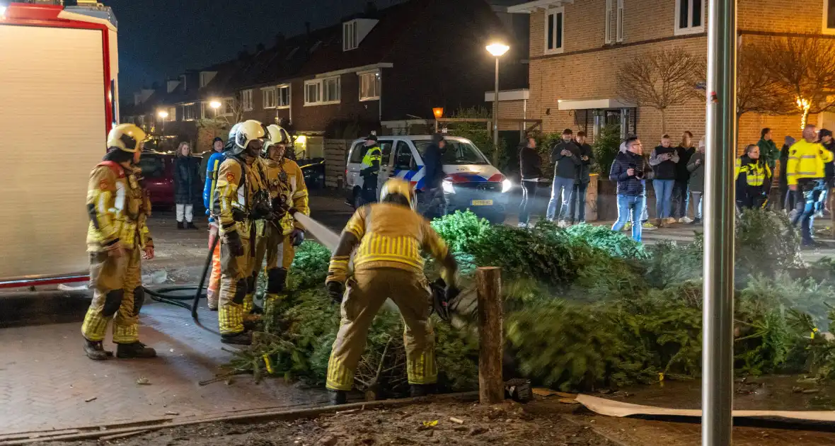 Buitenbrand en onrust rond nieuwjaarsviering - Foto 3