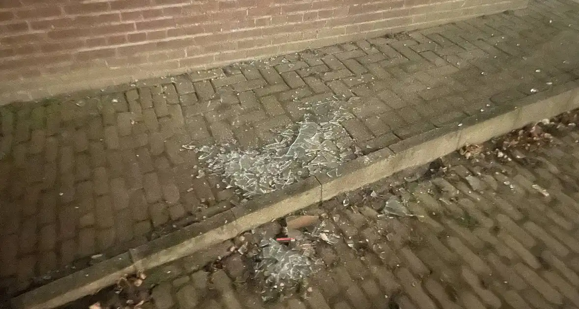Ramen gesneuveld door vuurwerk - Foto 3