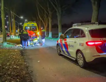 Politie haalt persoon uit water