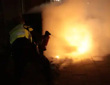 Buitenbrand bij elektrakast onder controle