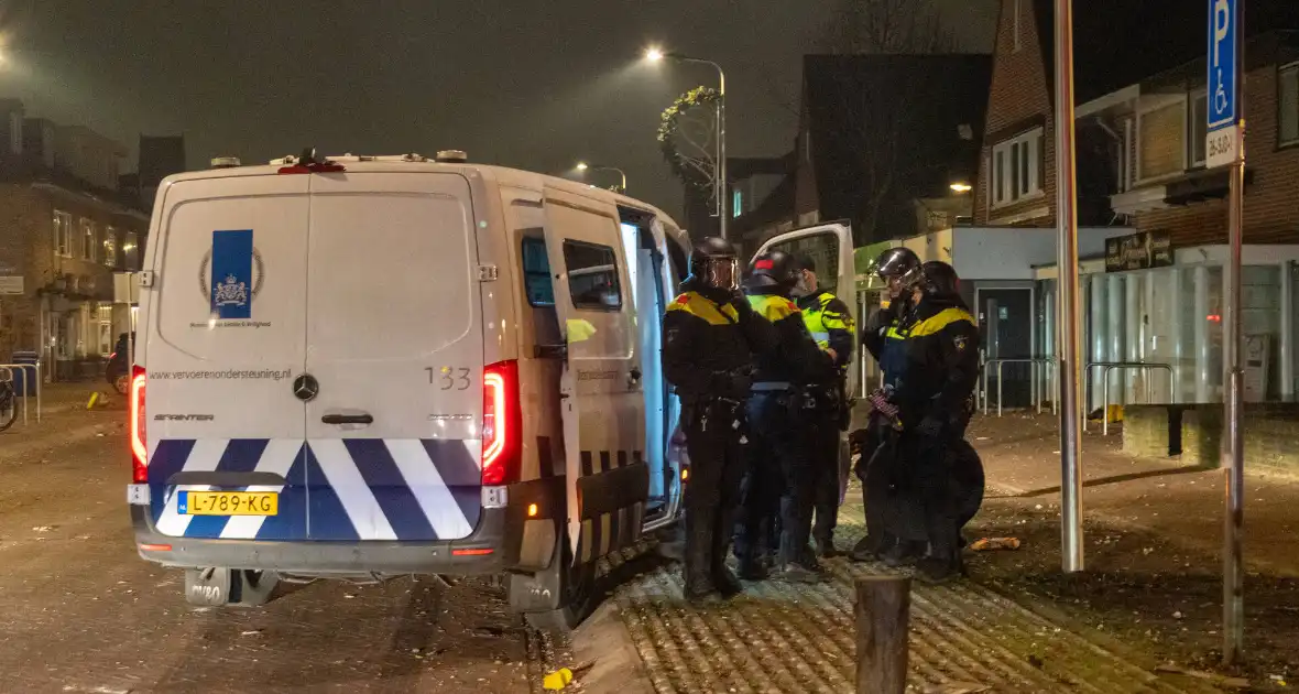 Meerdere aanhoudingen na onrust in straat - Foto 3