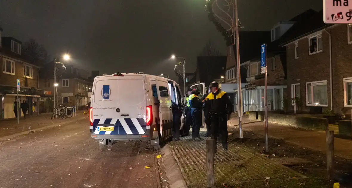 Meerdere aanhoudingen na onrust in straat - Foto 4