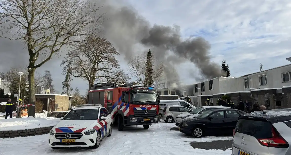 Zwaargewonde bij woningbrand - Foto 3