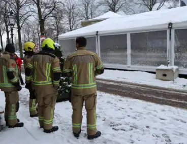 IJsbaan tijdelijk gesloten door sneeuwlast
