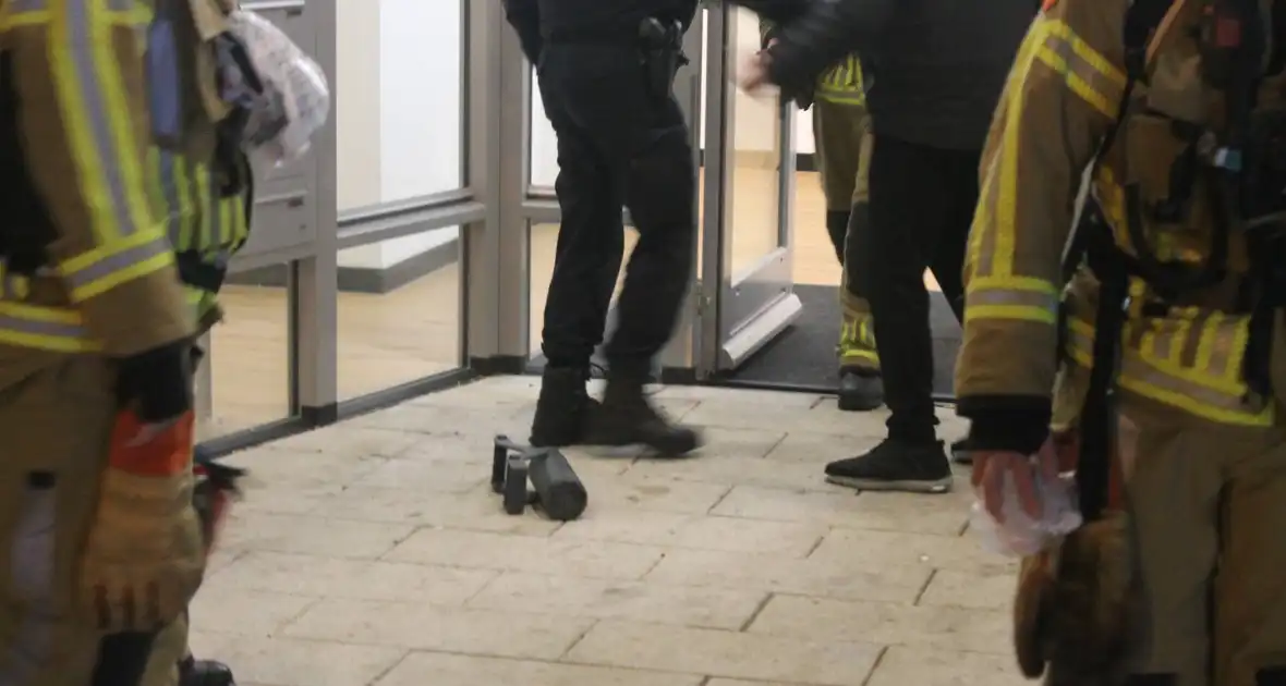 Vijfde etage ontruimd door brandlucht - Foto 2