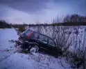 Auto belandt in sloot na driftpartij