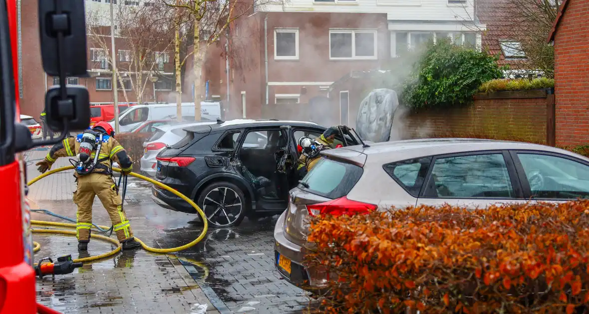 Brand in woonwijk vergt uitgebreide hulpverlening - Foto 1