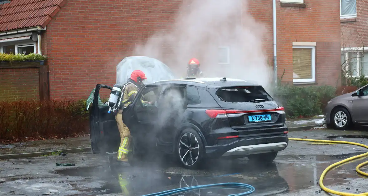 Brand in woonwijk vergt uitgebreide hulpverlening - Foto 2