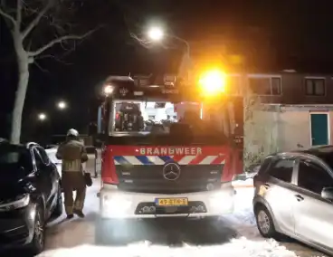 Brand door vuurpijl in achtertuin