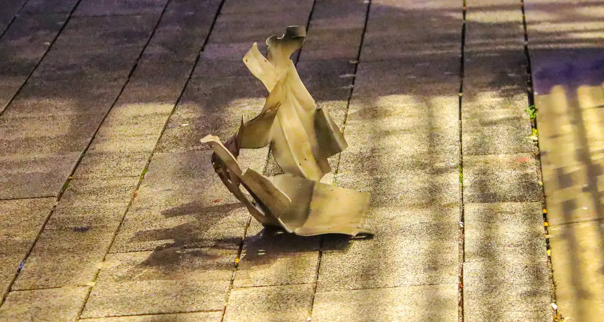 Explosie slaat gevel weg bij plofkraak op geldautomaat - Foto 8