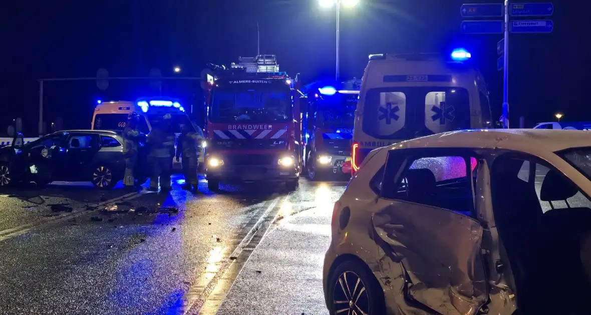 Ongeval met meerdere gewonden in Lelystad - Foto 3
