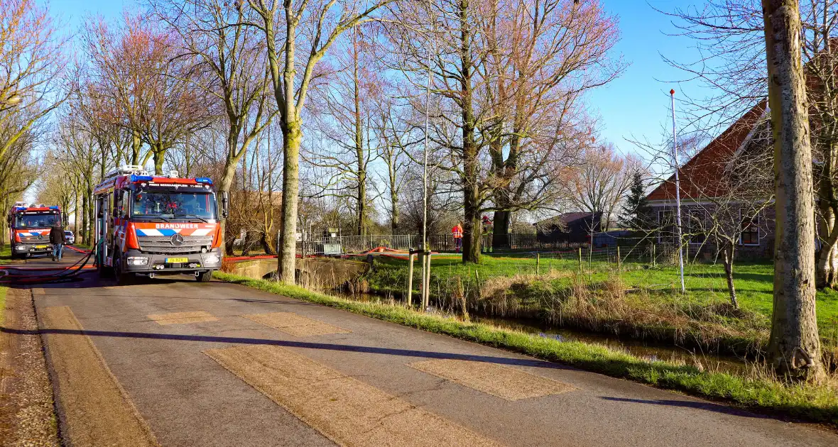 Brand in boerderij leidt tot rookinhalatie
