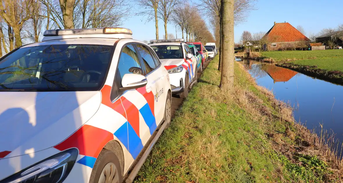Brand in boerderij leidt tot rookinhalatie - Foto 4