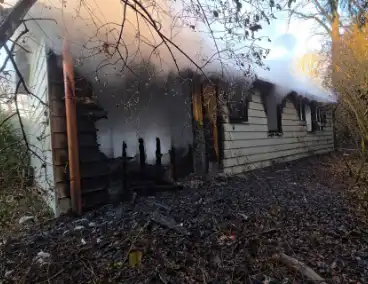 Dikke rookwolken bij brand in Duinrell