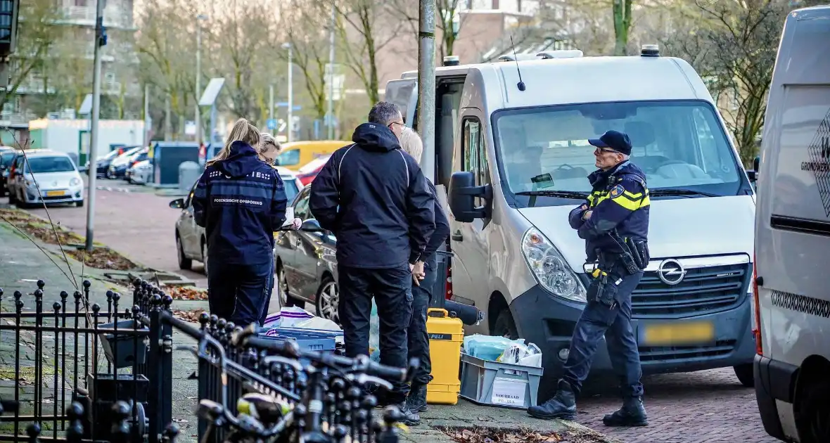 Onderzoek naar dood vrouw in woning - Foto 10