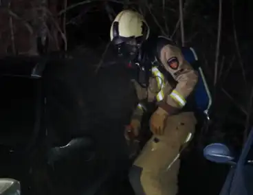 Brandstichting in auto leidt tot snelle brandweeractie