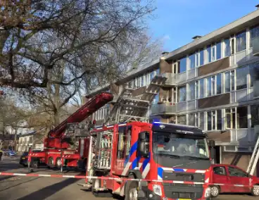Brand in woning leidt tot afzetting van de straat