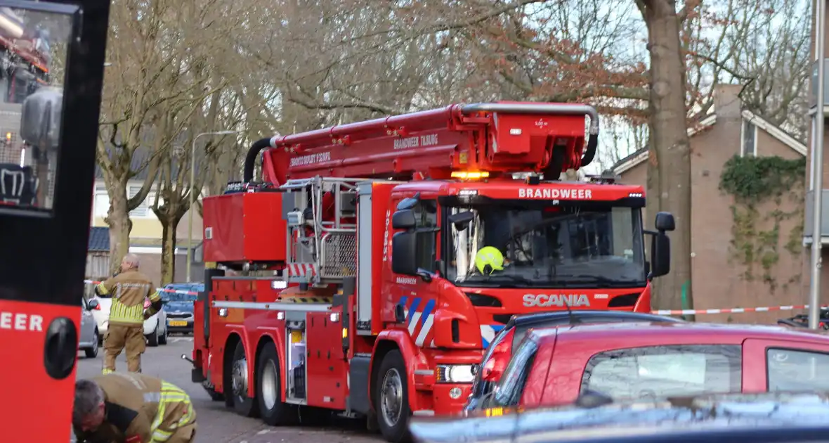 Brand in woning leidt tot afzetting van de straat - Foto 17