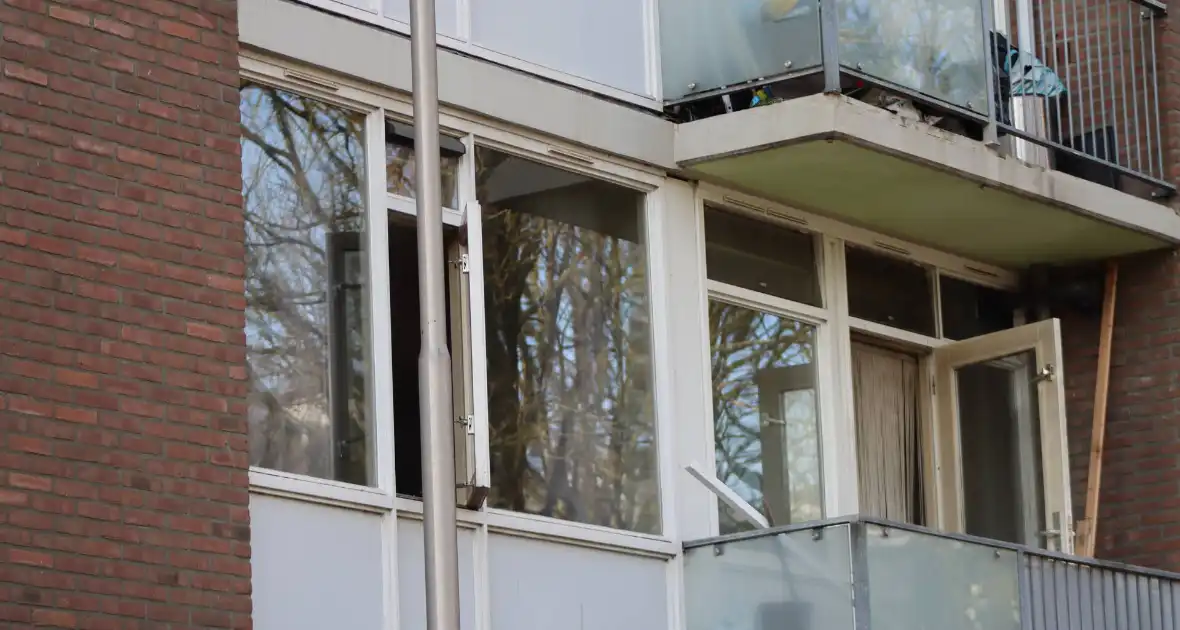 Brand in woning leidt tot afzetting van de straat - Foto 5